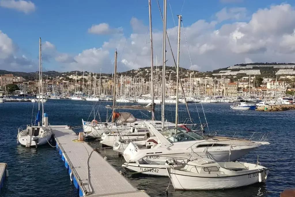 Appart T1 centre BANDOL dans Résidence de charme - Photo 4