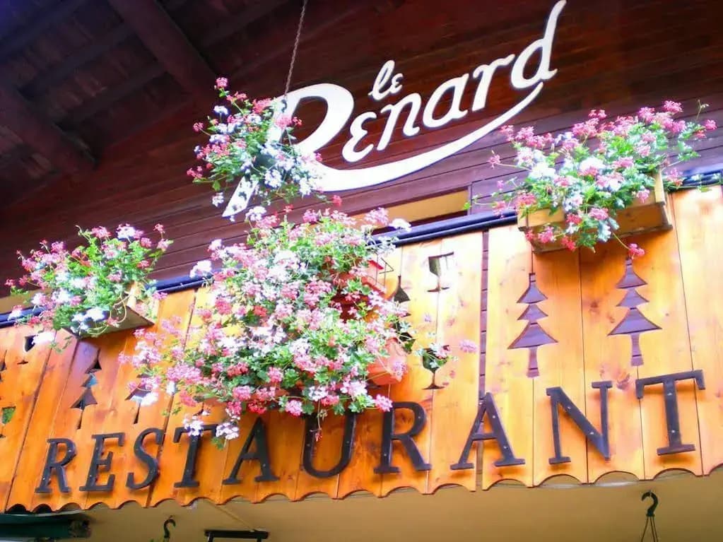 Hotel Restaurant Le Renard - Photo 1