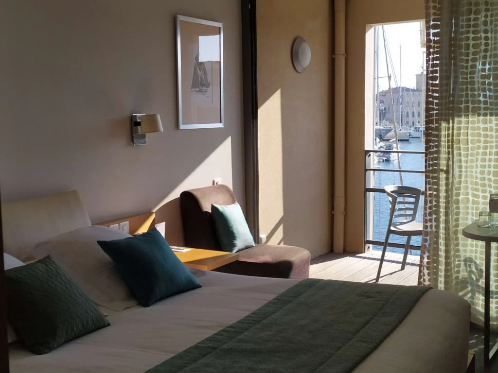 Best Western Premier Hotel Vieux Port - Photo 2