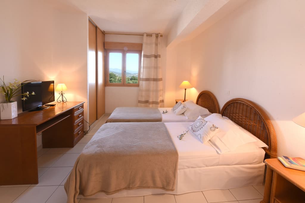 Hotel Le Tilbury - Photo 2