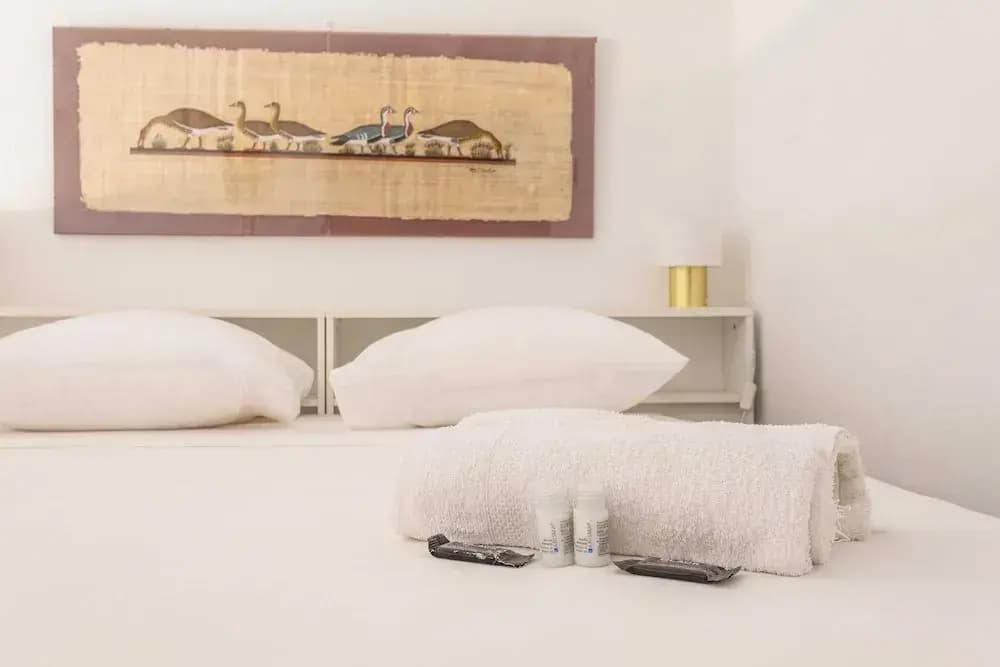 Charming Duplex With 1 Bedroom - Photo 3