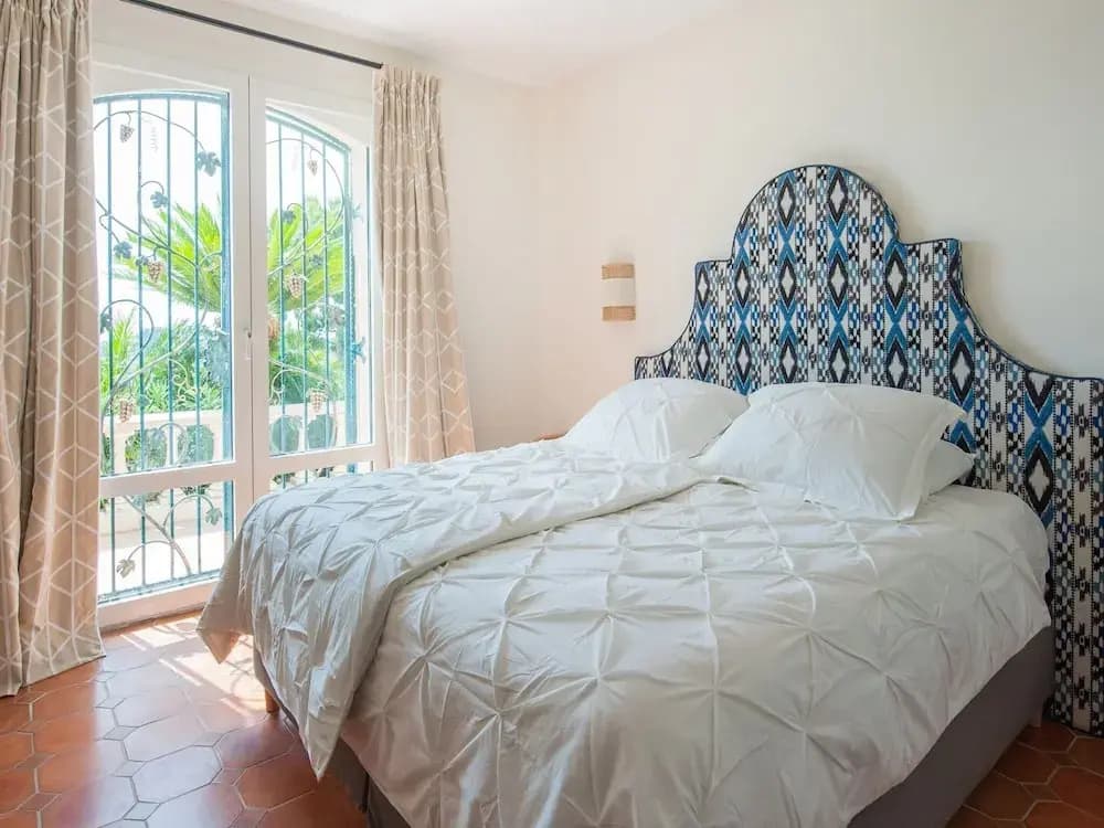 Sea View Villa With Pool - Photo 2