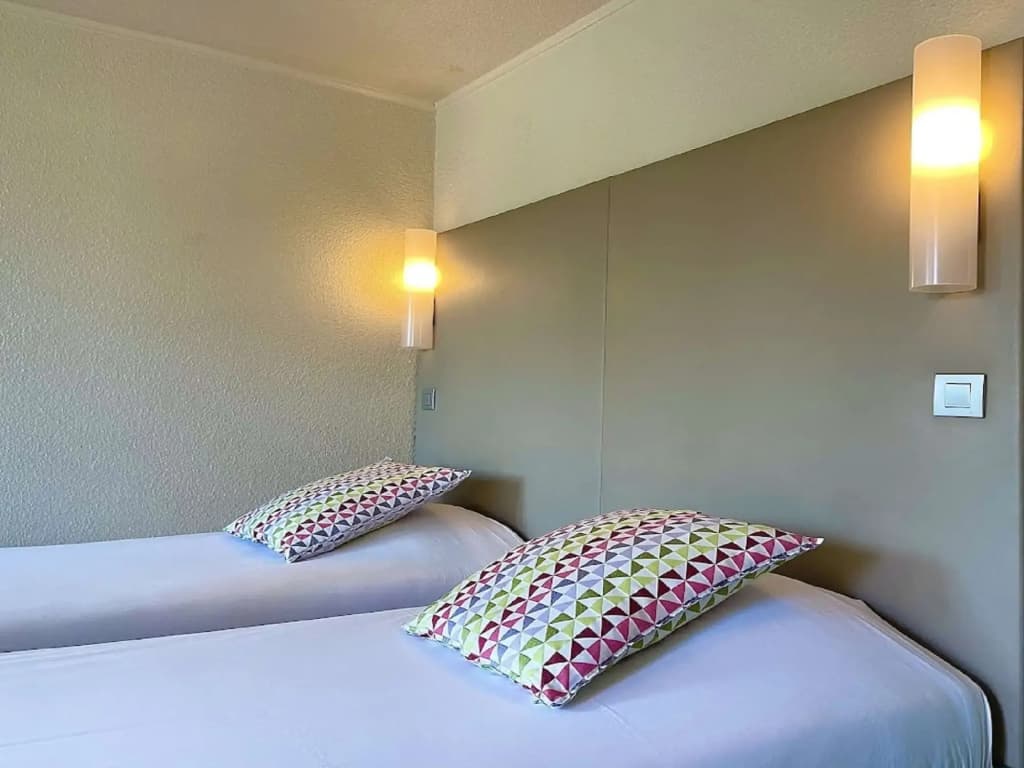 Hotel Campanile Beauvais - Photo 2