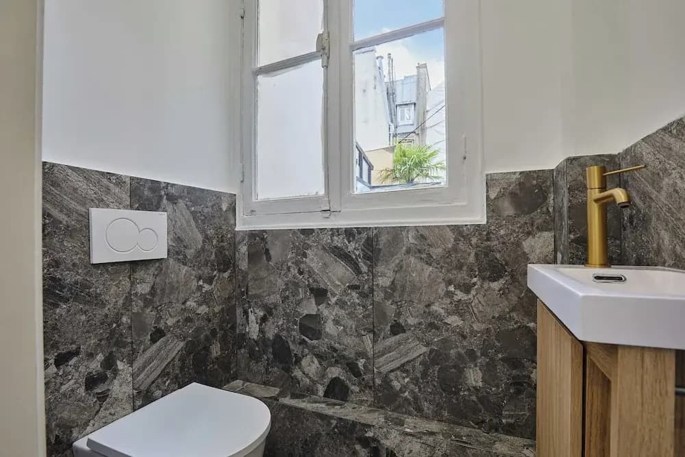 Saint Honore Luxury Apartment With AC - Miniature 7