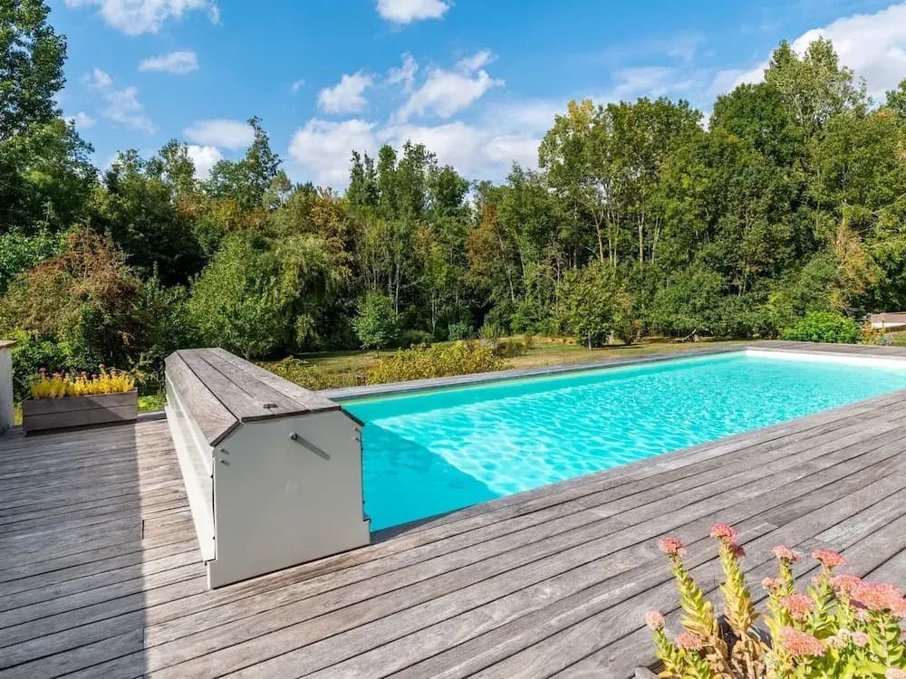 Charming Holiday Home in Yevre-la-ville With Pool - Photo 2