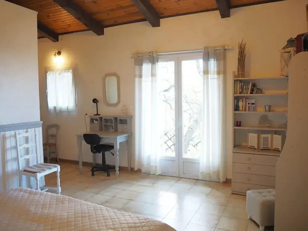 Chalet by Mont Ventoux With Stunning Views - Photo 1