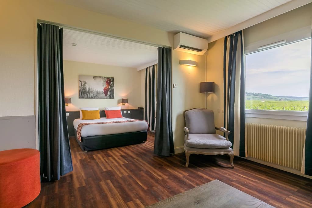 KYRIAD PRESTIGE BEAUNE - Le Panorama - Photo 5