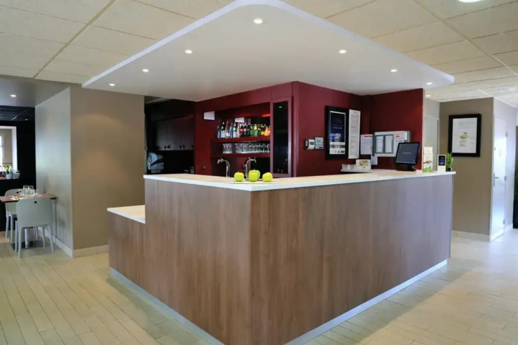 Hôtel Campanile Clermont-Ferrand Sud - Aubière - Photo 2