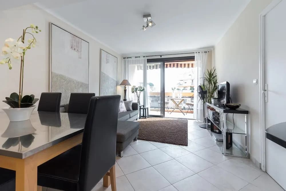 Modern 3 Bedroom 3 Bathroom Apartment for Rent Near Cannes Old Town Walking Distance to Palais - 2000 - Miniature 6