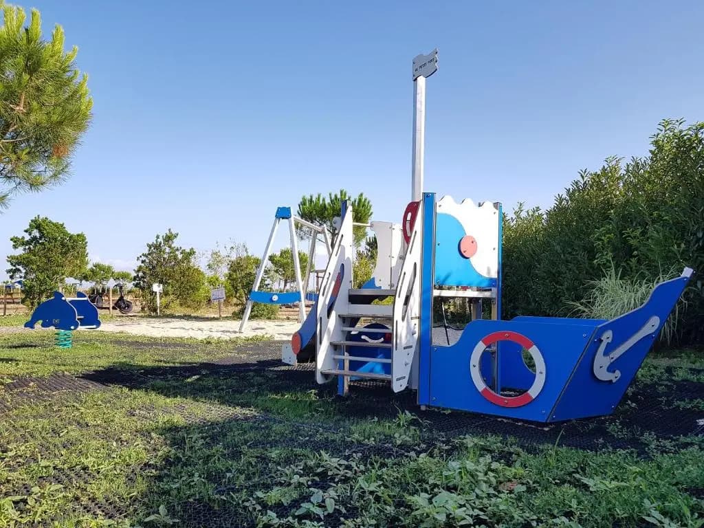 Camping Au Petit Port de l'Houmeau - Photo 4