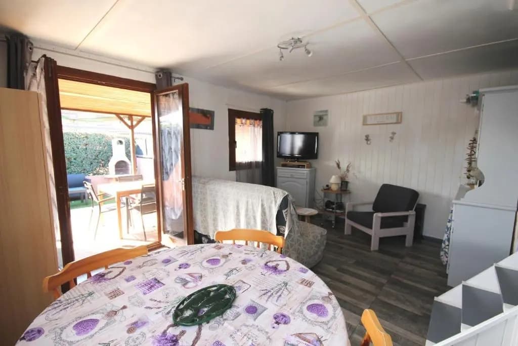 Domaine de vacances à 600m de la plage villa climatisée 2 chambres 4 couchages WIFI terrasse parking animations et piscine...