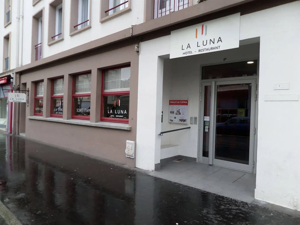 Hotel La Luna - Photo 1