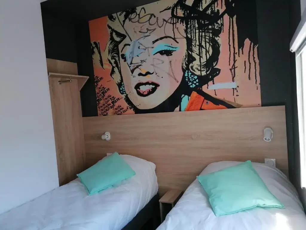 Kyriad Direct Martigues - Photo 1