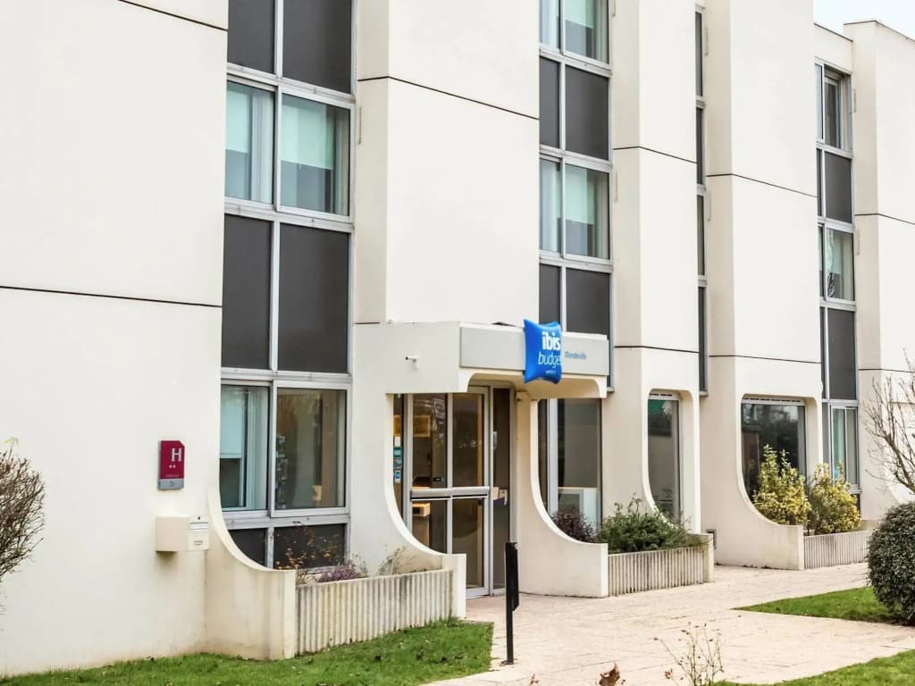 ibis Budget Caen Mondeville - Photo 1