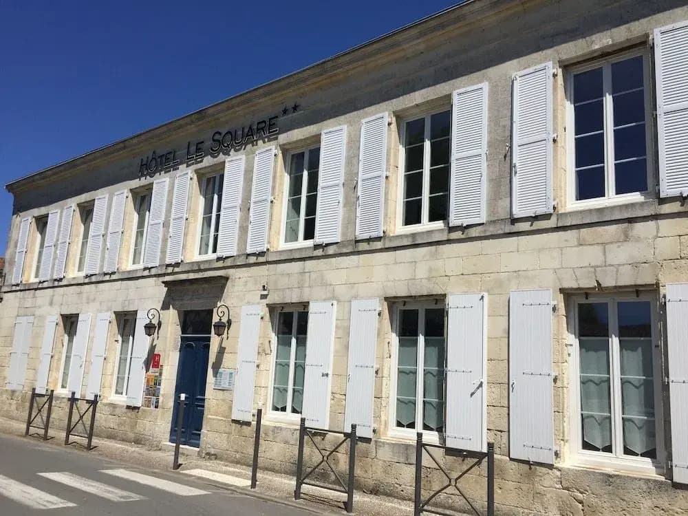 Hotel Le Square - Photo 1