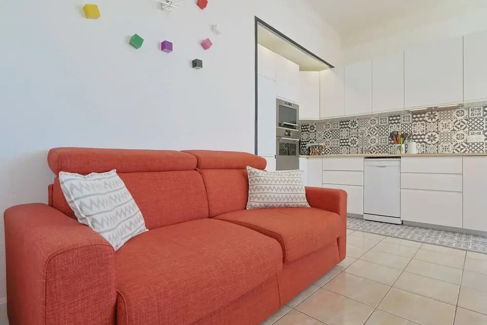 L Horizon in Cannes With 2 Bedrooms and 1 Bathrooms - Photo 3