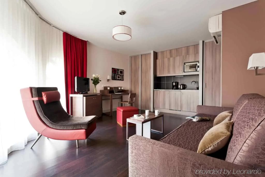 Comfort Aparthotel Saint-Etienne - Miniature 7