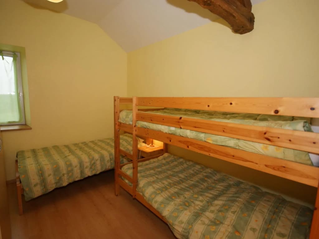 Spacious Holiday Home in Besse With Swimming Pool - Photo 5