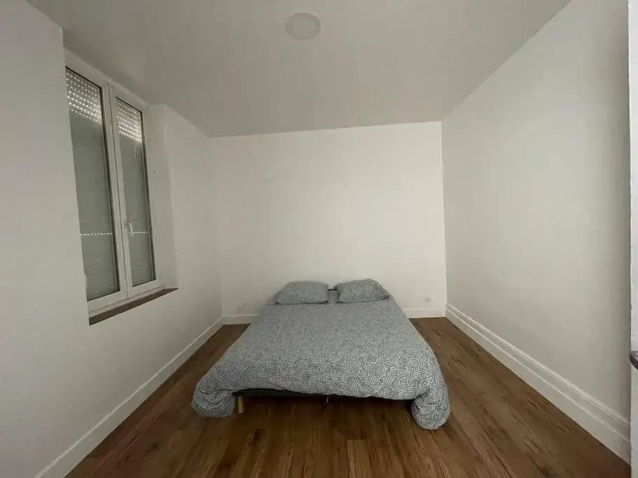 Superbe appartement rénové avec parking gratuit - Photo 2