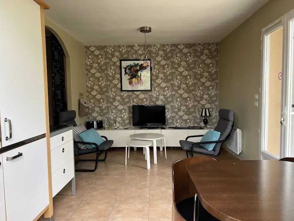 Chic Apartment in Segonzac With Swimming Pool - Miniature 8