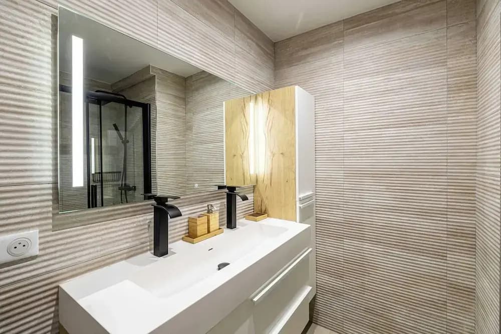 Cozy Renovated Apartment - Martinez - Miniature 7