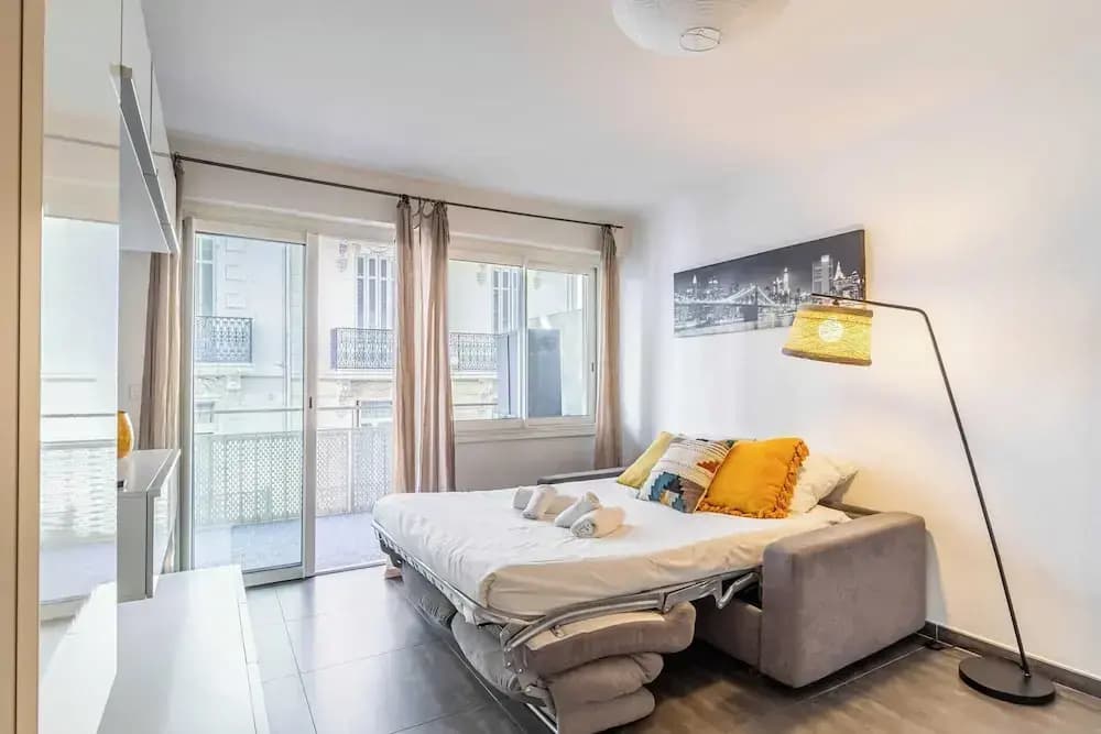 Nice Apartment With Balcony - Center Cannes 1br/4p - Photo 3