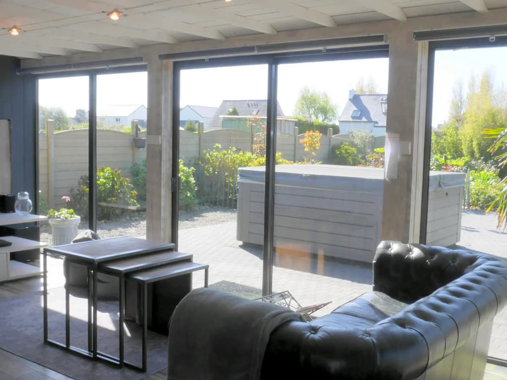 Holiday Home With Jacuzzi, Guisseny - Miniature 6
