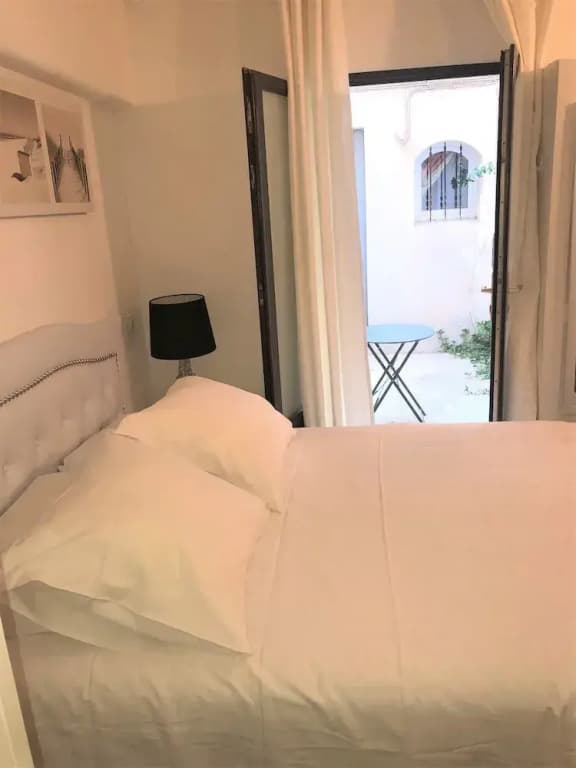 One bedroom flat ground floor avec cuisine -Rue Saint charles - métro Charles Michels 75015 PARIS - Photo 5