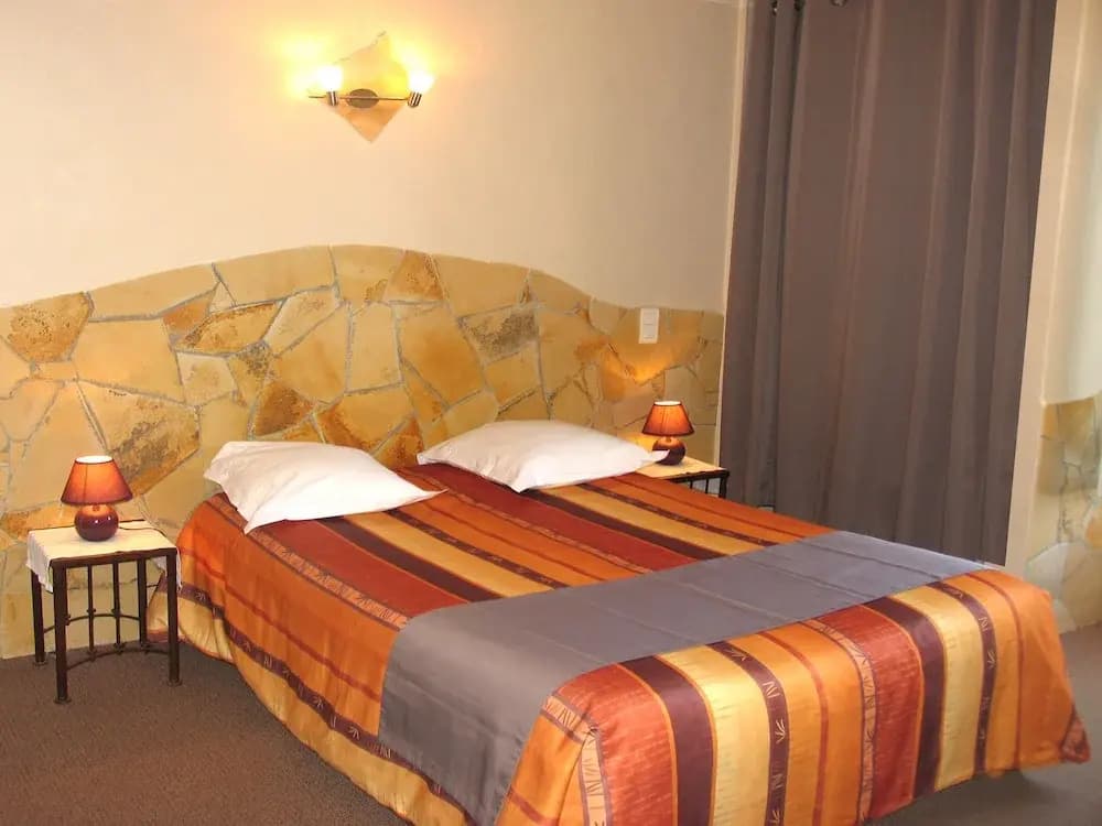 Hôtel et Studios Les Amandiers - Photo 2