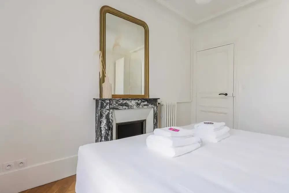 Chic and Welcoming Apartment - Photo 2