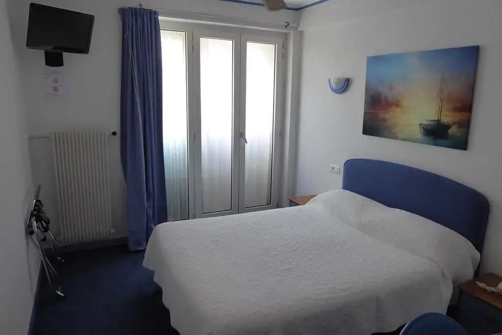 Hotel Cyrnea - Photo 2