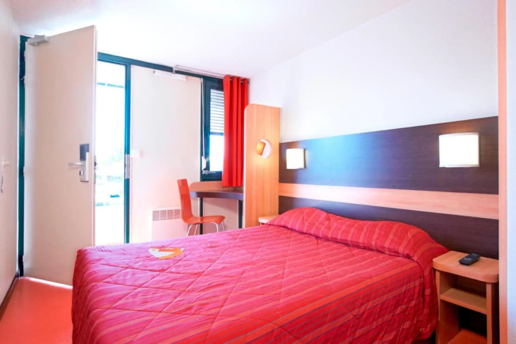 FASTHOTEL Reims Est - Taissy - Photo 2
