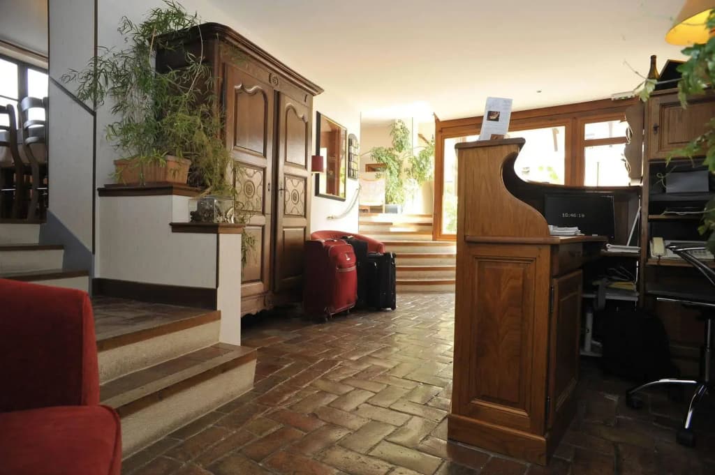 Beaune Hotel - Photo 2