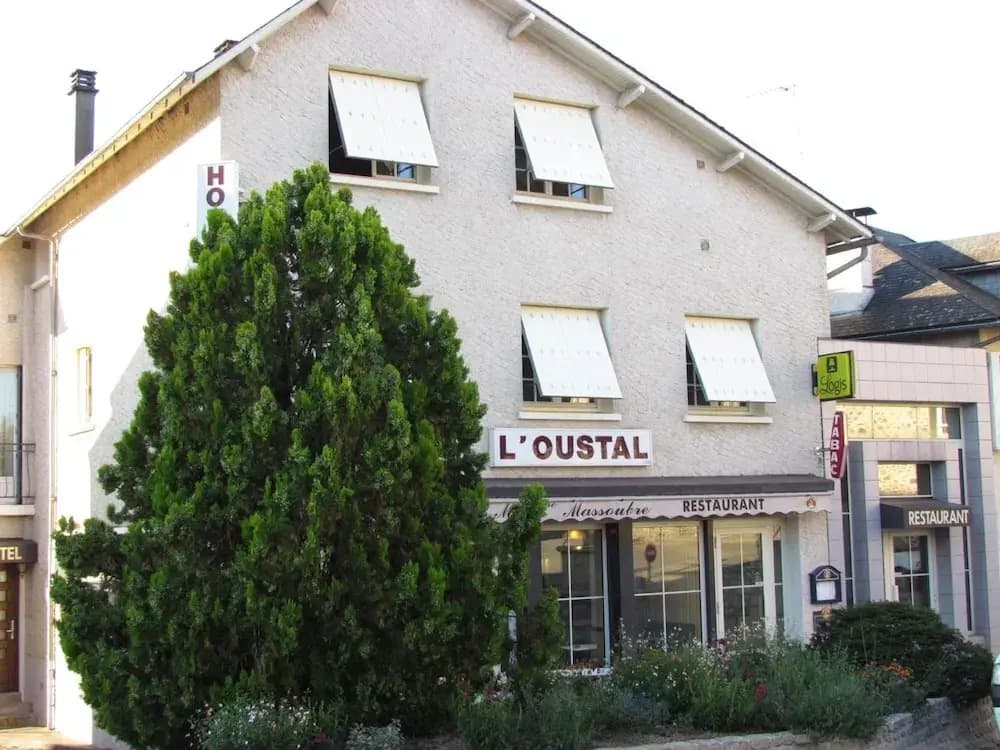 Hôtel l'Oustal - Photo 1