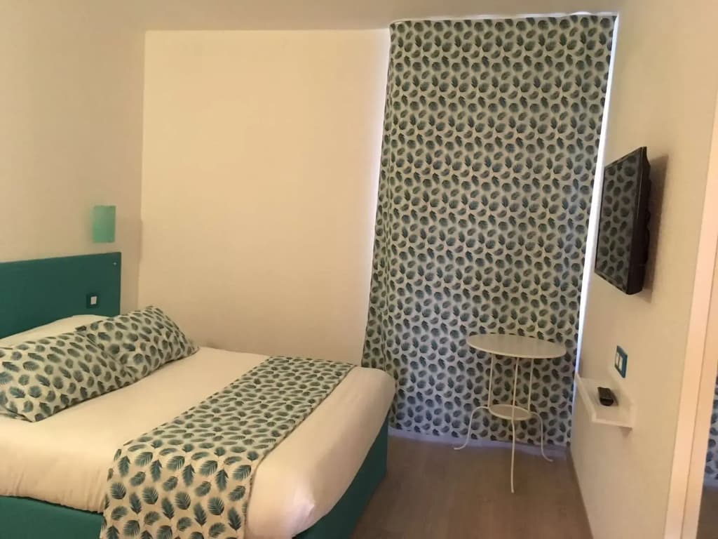 Brit Hotel Salon de Provence - Photo 1