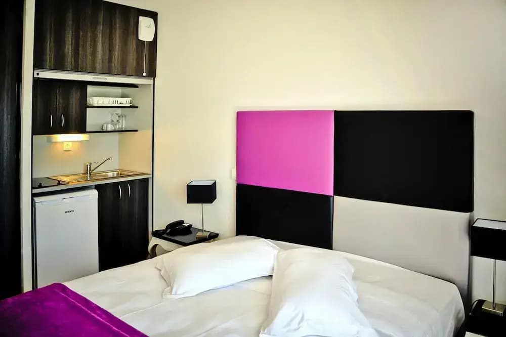Romantic Seaside Stay in La Baule - Photo 3