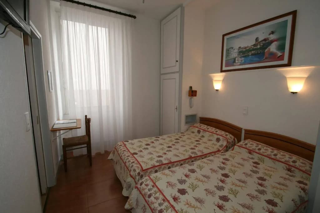 Hotel Magenta - Miniature 6