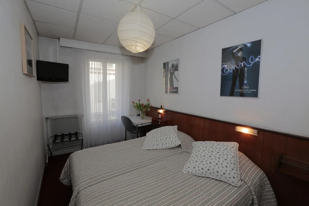 Azurene Royal Hotel - Photo 3
