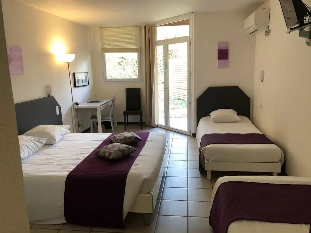 Hotel Le Clos des Bruyeres - Photo 5