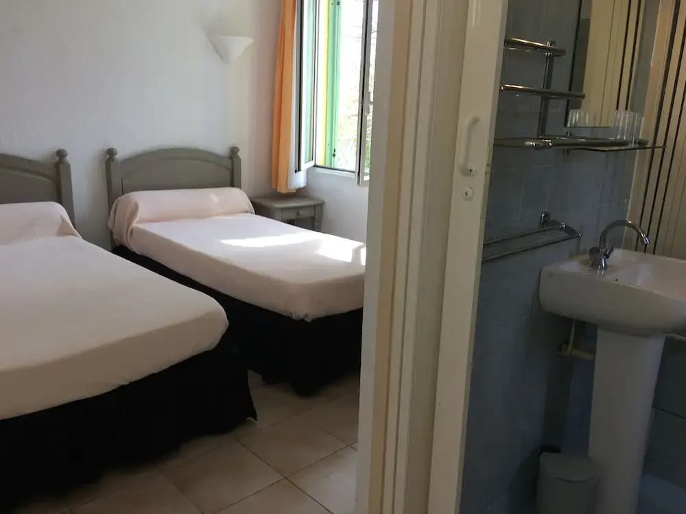 Hôtel La Chataigneraie - Photo 4