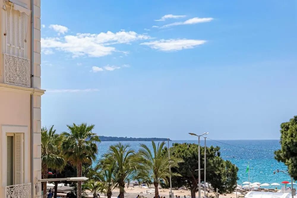 Renovated Apartment - Cannes Croisette Golden Square - Miniature 8