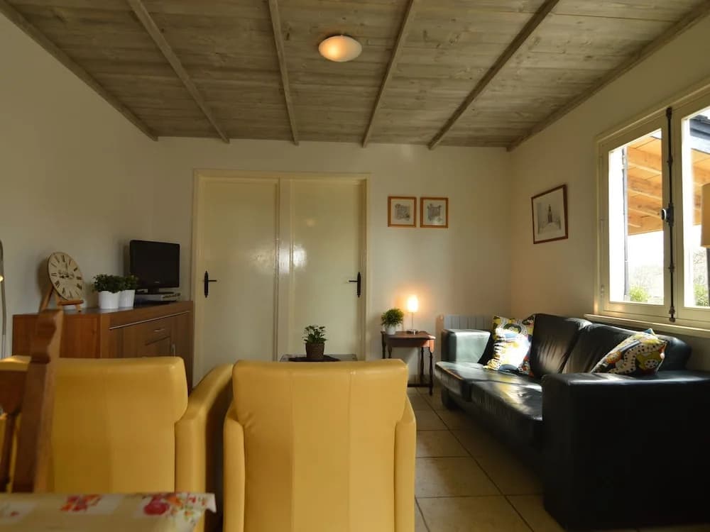 Modern Holiday Home in the Heart of France for up to 10 People - Photo 2