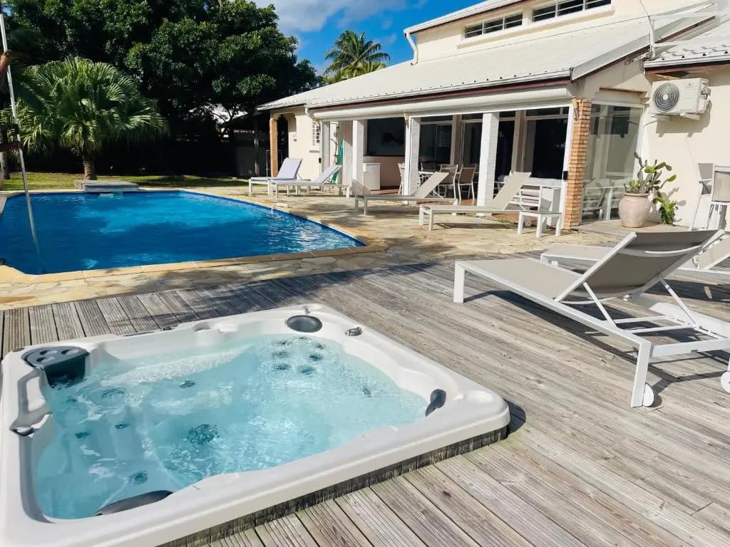 Maison villa 4 chambres Piscine jacuzzi 5mn de la plage - Miniature 6