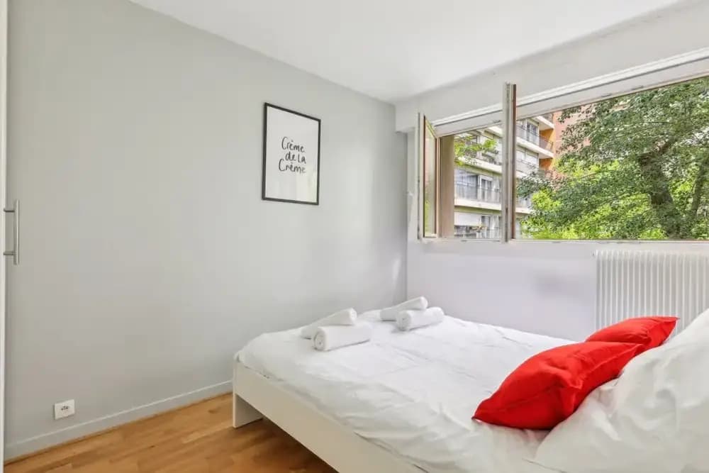 Spacious Apartment With Balcony -11th- Mobility le - Photo 2
