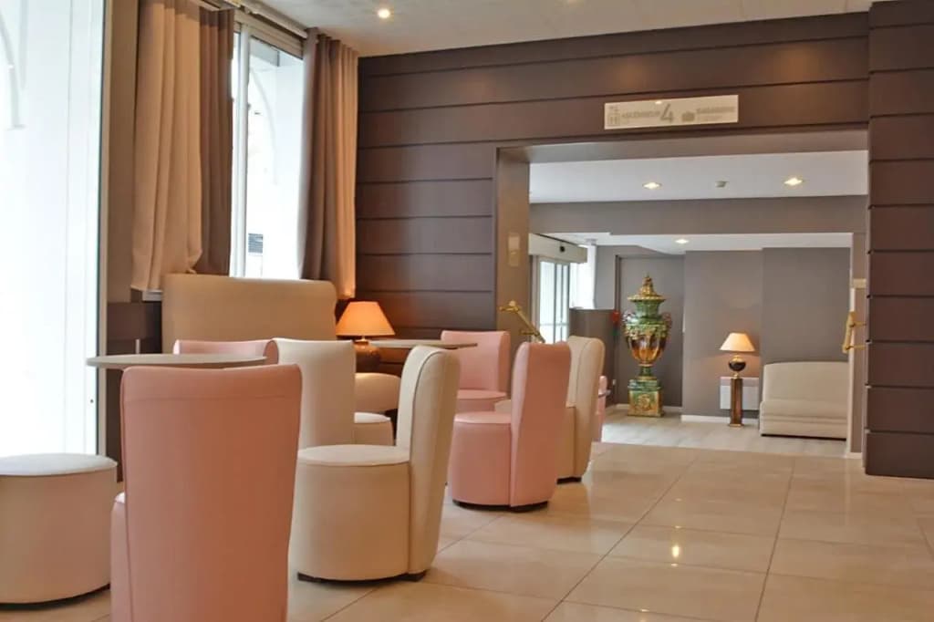 Hôtel Croix des Bretons Lourdes Pyrénées - Photo 1