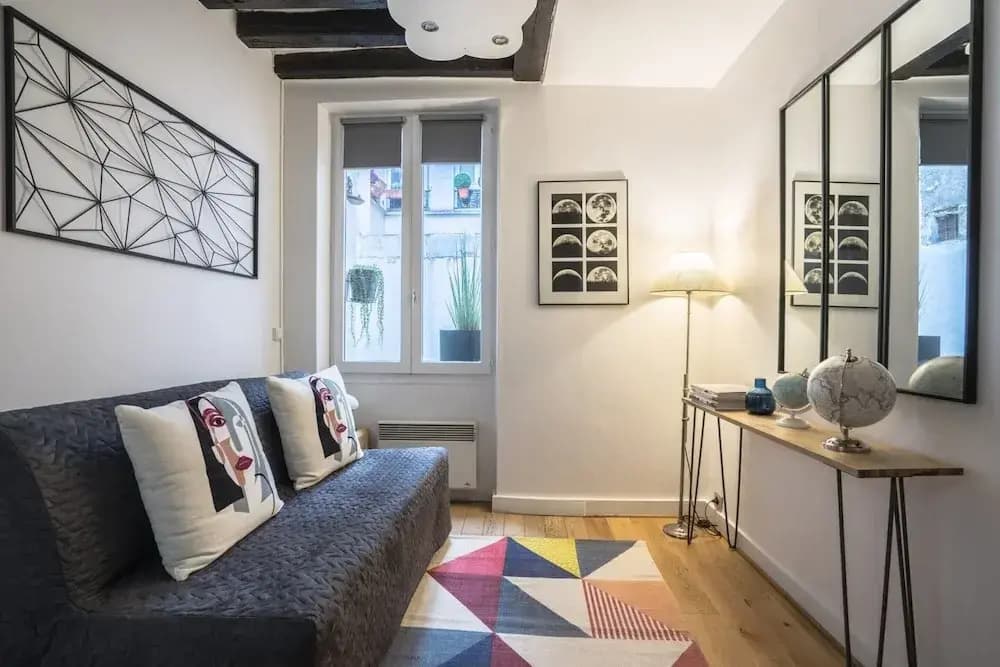Chic Apartment With Patio - 2br/6p - Le Marais - Photo 5