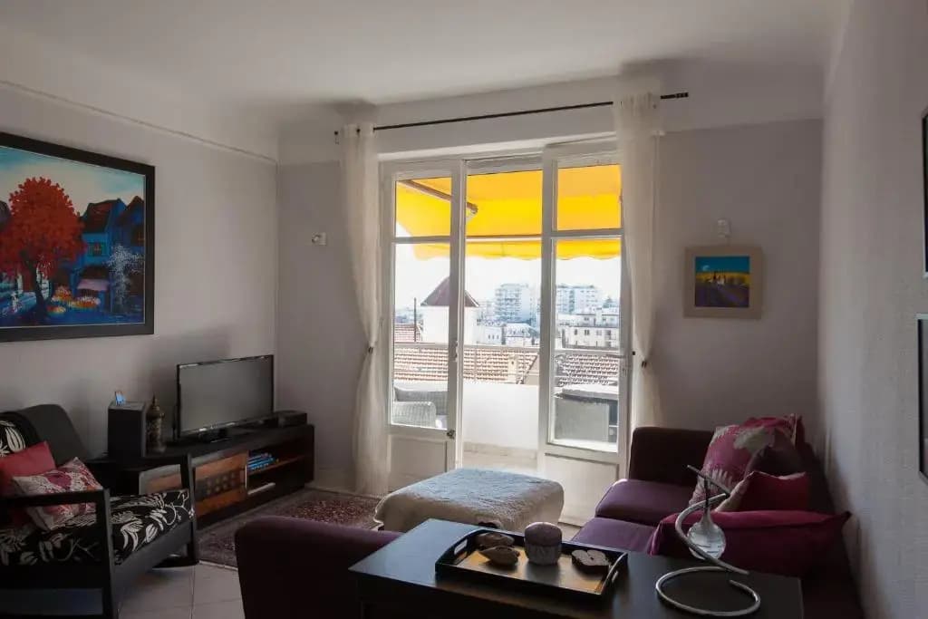 Stunning views from this lovely one bedroom apartment in Cannes only a short walk from the Palais 479 - Photo 1