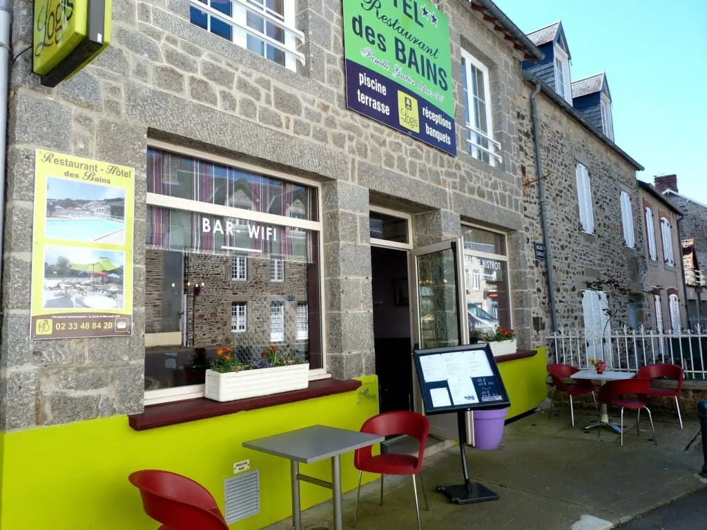 Logis Hôtel-Restaurant des Bains - Photo 1