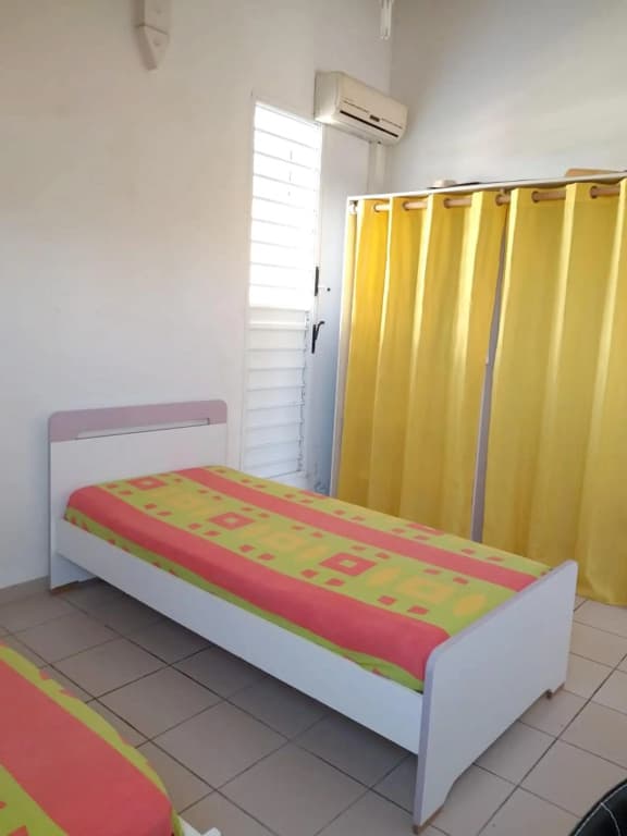 Maison de 2 chambres avec jardin clos et wifi a Le Gosier a 3 km de la plage - Photo 5