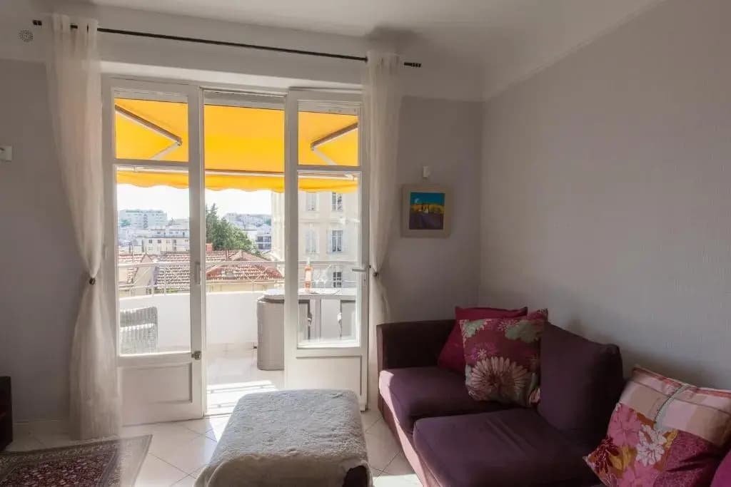 Stunning views from this lovely one bedroom apartment in Cannes only a short walk from the Palais 479 - Photo 5